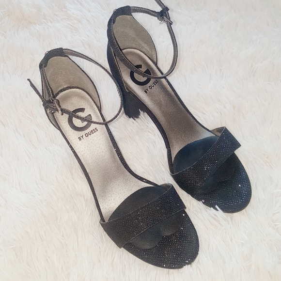 Guess Heels - Picture 4 of 7